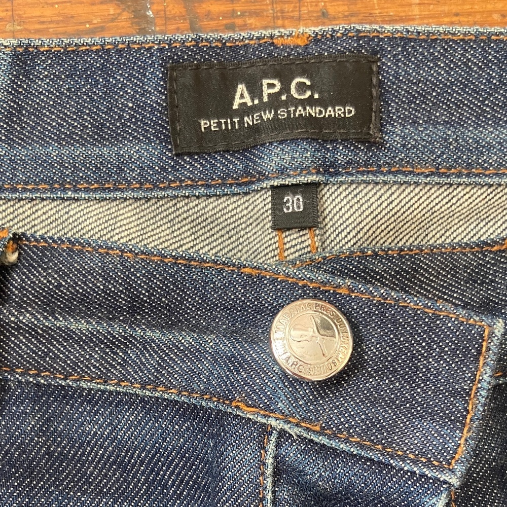 A.P.C. SIZE 30 PETITE NEW STANDARD DENIM